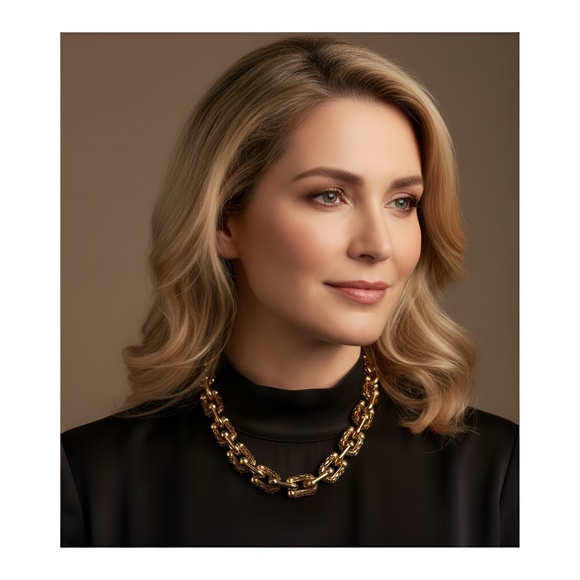 U Link Chain Statement Neckalce - Picture 3 of 3